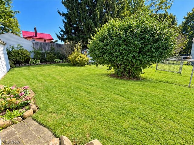 1131 Murray Avenue, Akron, OH 44310
