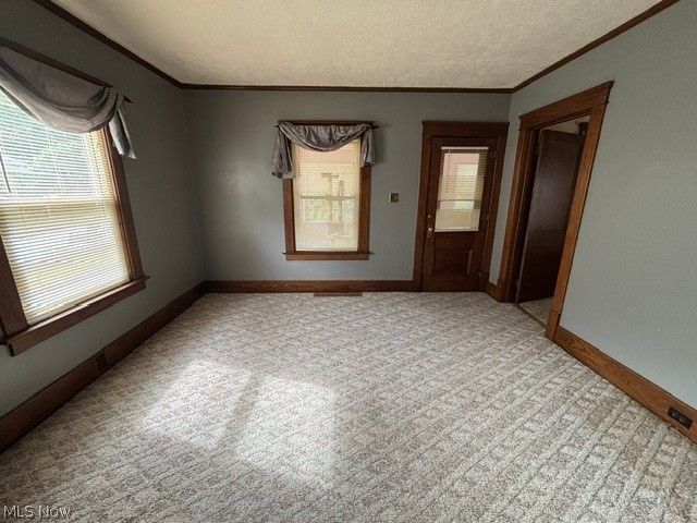 1131 Murray Avenue, Akron, OH 44310