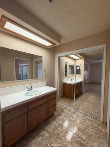 11497 2nd Avenue, Hesperia, CA 92345