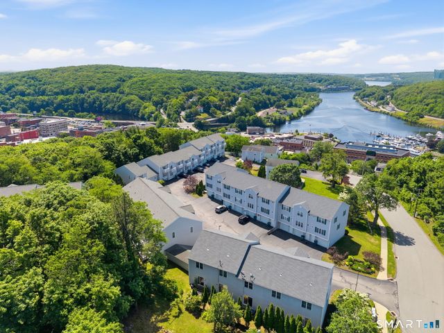 35 Harbor View Lane 35, Norwich, CT 06360