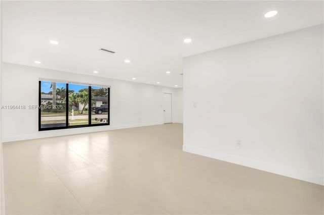 9461 NW 19th Pl, Sunrise, FL 33322