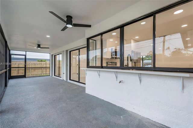 9461 NW 19th Pl, Sunrise, FL 33322