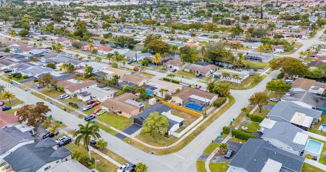 9461 NW 19th Pl, Sunrise, FL 33322