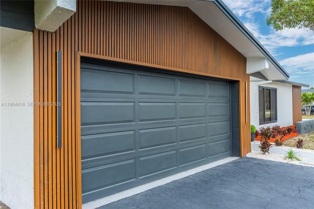 9461 NW 19th Pl, Sunrise, FL 33322