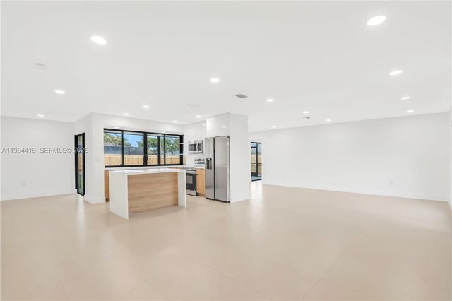 9461 NW 19th Pl, Sunrise, FL 33322