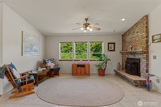 695 S Lyle Avenue, East Wenatchee, WA 98802