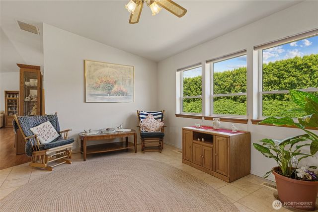 695 S Lyle Avenue, East Wenatchee, WA 98802