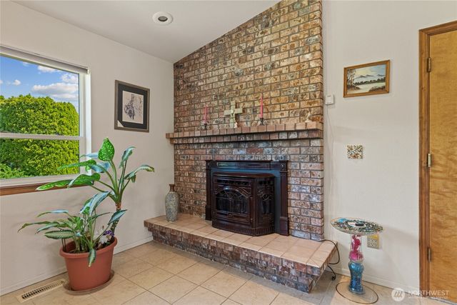 695 S Lyle Avenue, East Wenatchee, WA 98802