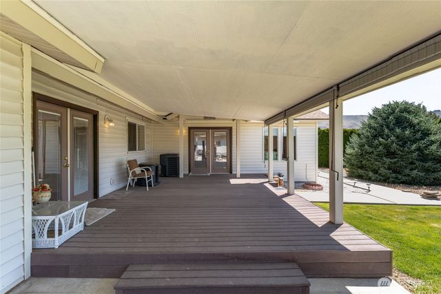 695 S Lyle Avenue, East Wenatchee, WA 98802