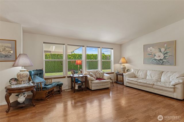 695 S Lyle Avenue, East Wenatchee, WA 98802