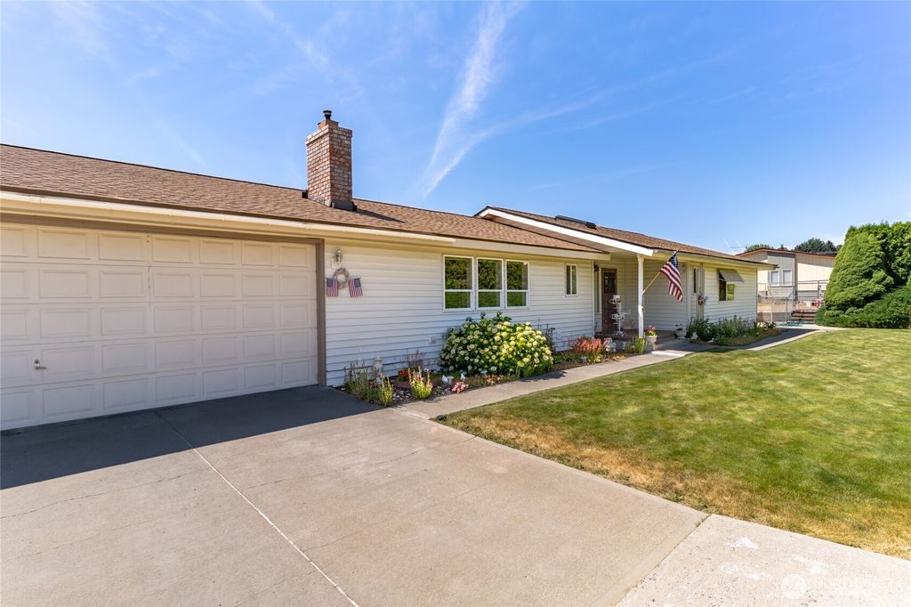 695 S Lyle Avenue, East Wenatchee, WA 98802