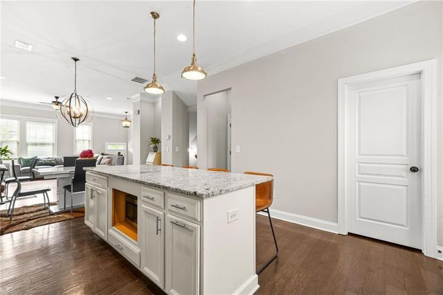 4405 DONAHUE Avenue, Sugar Hill, GA 30518