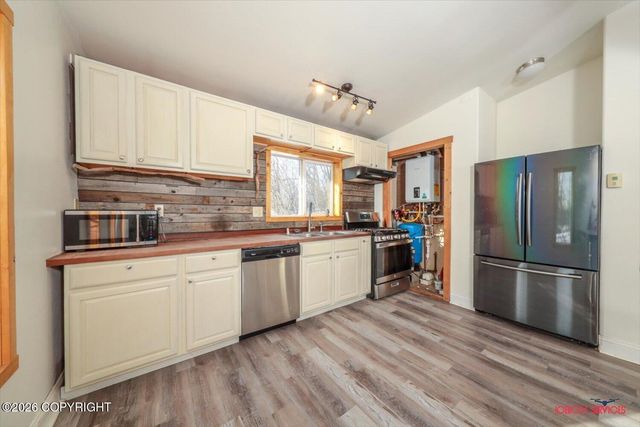 1173 N Big B Drive, Wasilla, AK 99652