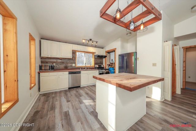 1173 N Big B Drive, Wasilla, AK 99652