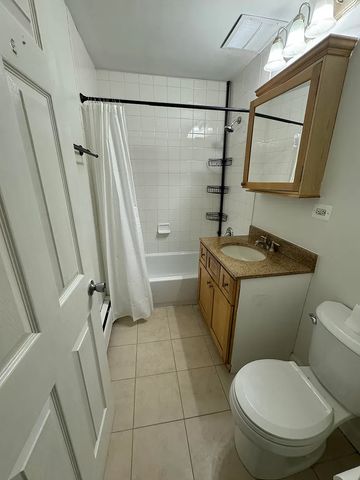 323 N Princeton Avenue 1, Villa Park, IL 60181