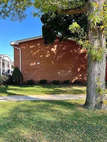323 N Princeton Avenue 1, Villa Park, IL 60181