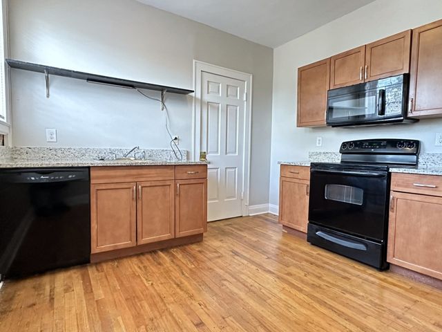 610 N 2nd St Apt 8, Clarksville, TN 37040