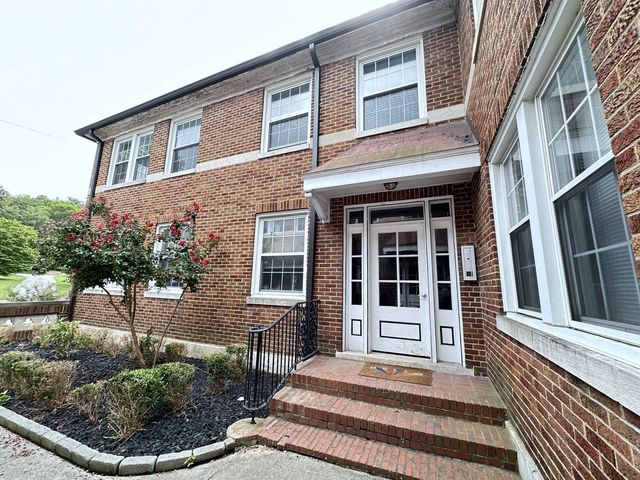 610 N 2nd St Apt 8, Clarksville, TN 37040