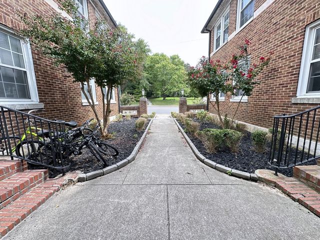 610 N 2nd St Apt 8, Clarksville, TN 37040