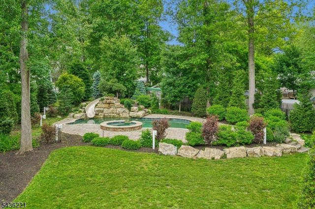 19 Colonial Way, New Providence Boro, NJ 07974
