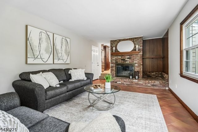 19 Colonial Way, New Providence Boro, NJ 07974