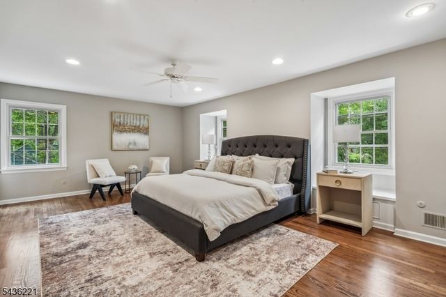 19 Colonial Way, New Providence Boro, NJ 07974