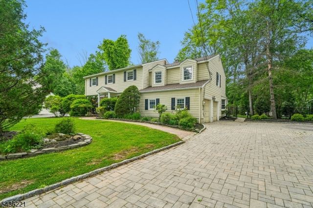 19 Colonial Way, New Providence Boro, NJ 07974