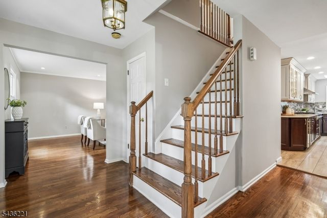 19 Colonial Way, New Providence Boro, NJ 07974
