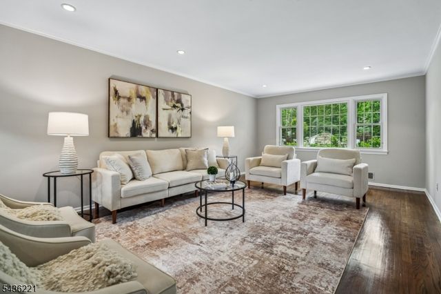 19 Colonial Way, New Providence Boro, NJ 07974