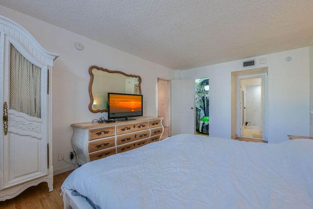 4851 NW 26th Court 336, Lauderdale Lakes, FL 33313
