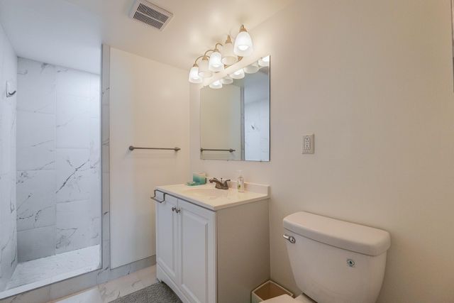 4851 NW 26th Court 336, Lauderdale Lakes, FL 33313