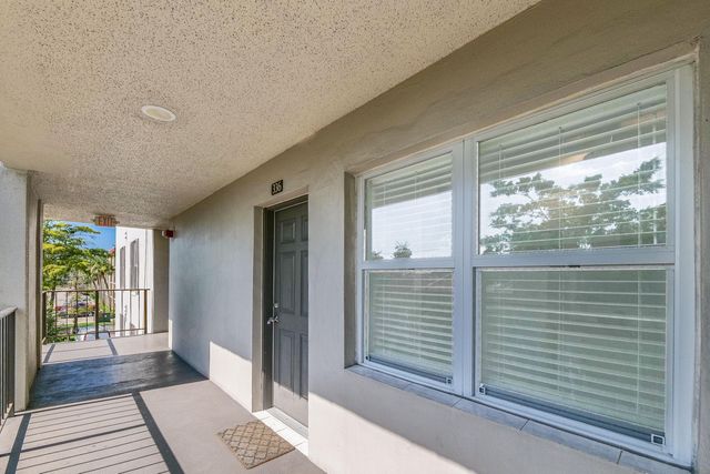 4851 NW 26th Court 336, Lauderdale Lakes, FL 33313