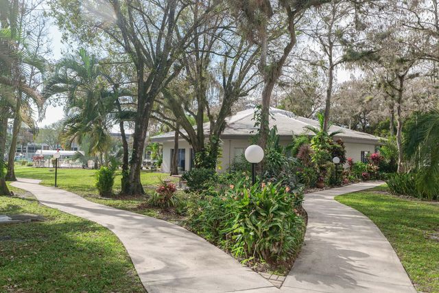 4851 NW 26th Court 336, Lauderdale Lakes, FL 33313