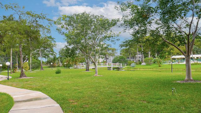 4851 NW 26th Court 336, Lauderdale Lakes, FL 33313