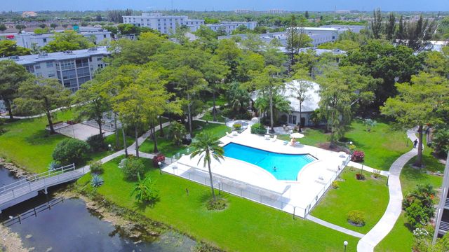 4851 NW 26th Court 336, Lauderdale Lakes, FL 33313