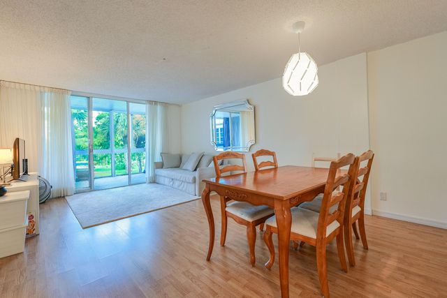 4851 NW 26th Court 336, Lauderdale Lakes, FL 33313