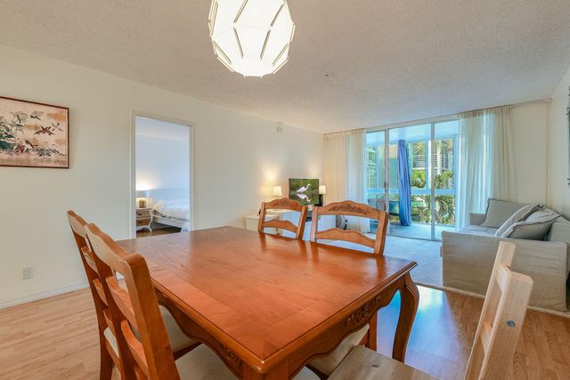4851 NW 26th Court 336, Lauderdale Lakes, FL 33313