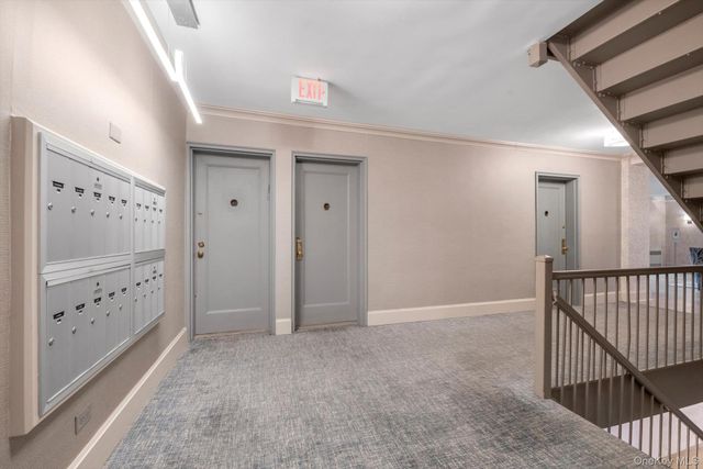 58 Grace Avenue 1G, Great Neck, NY 11021