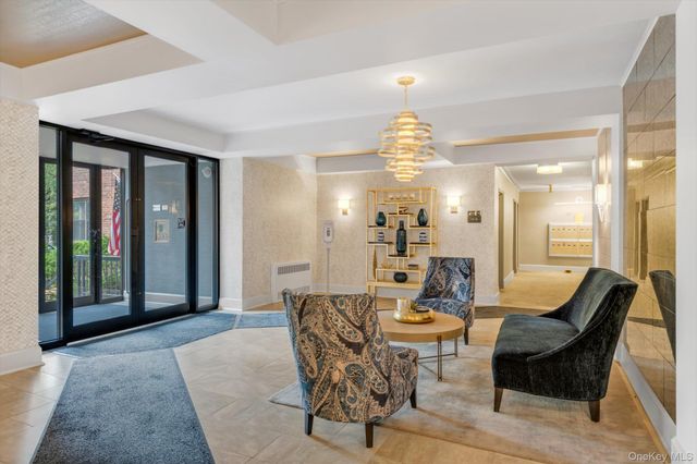 58 Grace Avenue 1G, Great Neck, NY 11021