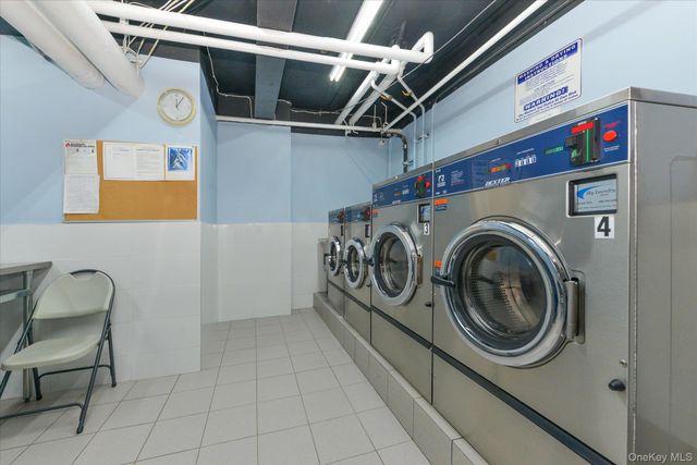 58 Grace Avenue 1G, Great Neck, NY 11021