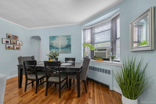 58 Grace Avenue 1G, Great Neck, NY 11021