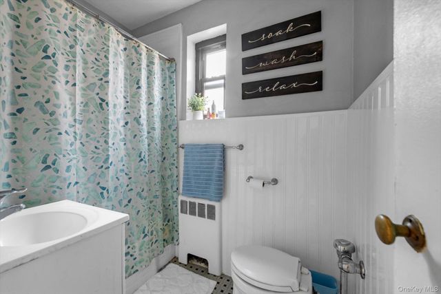 58 Grace Avenue 1G, Great Neck, NY 11021