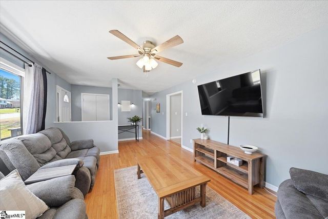 219 Seven Oaks Lane, Spartanburg, SC 29301