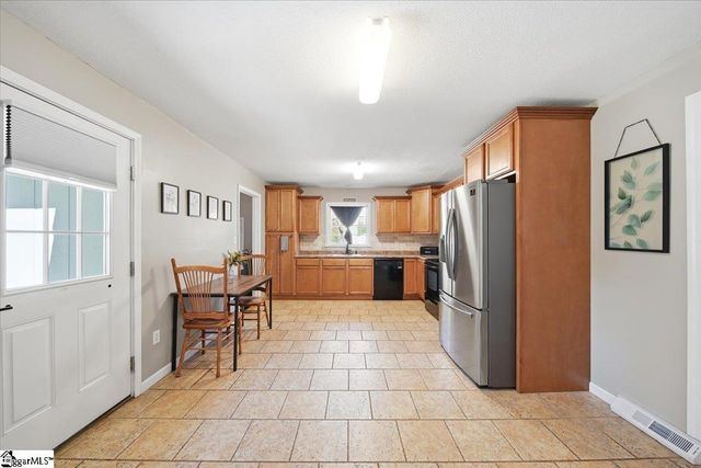 219 Seven Oaks Lane, Spartanburg, SC 29301