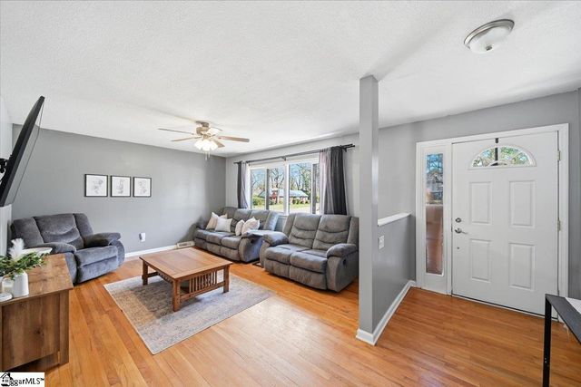 219 Seven Oaks Lane, Spartanburg, SC 29301