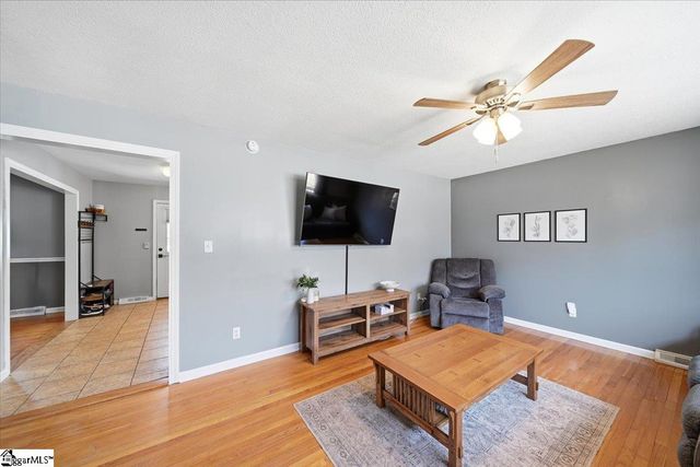 219 Seven Oaks Lane, Spartanburg, SC 29301