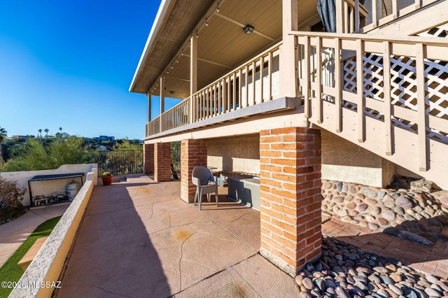 5738 E Camino Del Celador, Tucson, AZ 85750