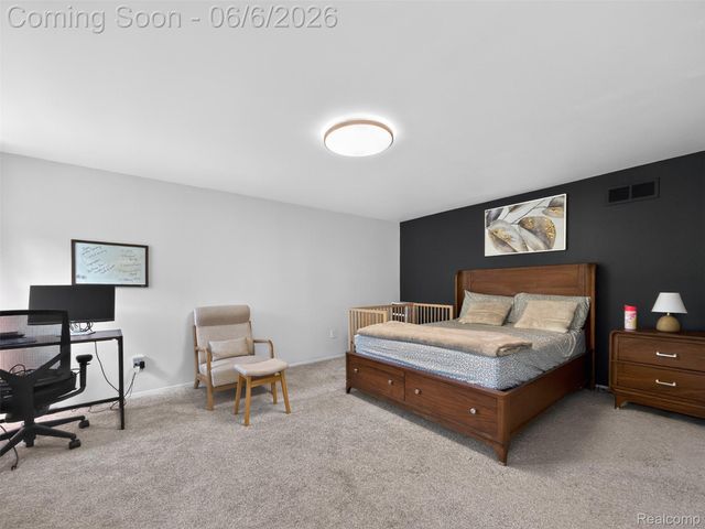 20830 W Glen Haven Circle, Novi, MI 48167