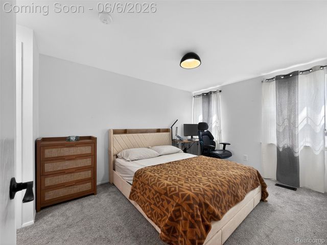 20830 W Glen Haven Circle, Novi, MI 48167