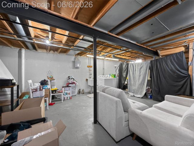 20830 W Glen Haven Circle, Novi, MI 48167